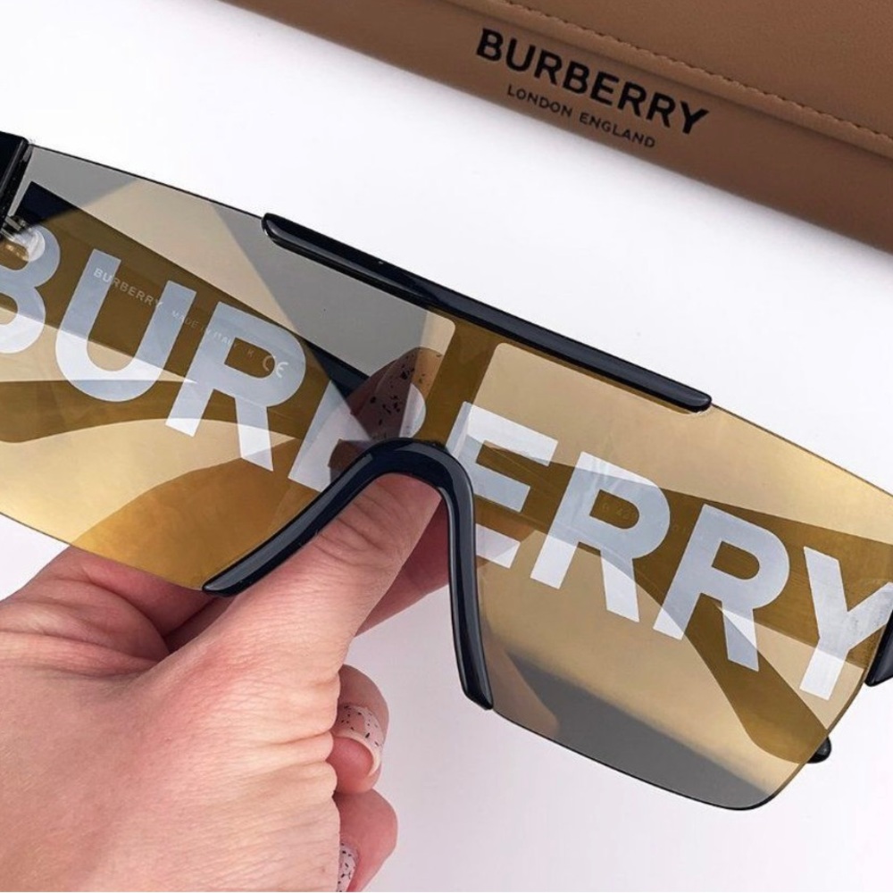 BURBERRY WHITE SUNSHADES!!! 🛍🛍🛍😊😊😊 - Picture 10 of 12